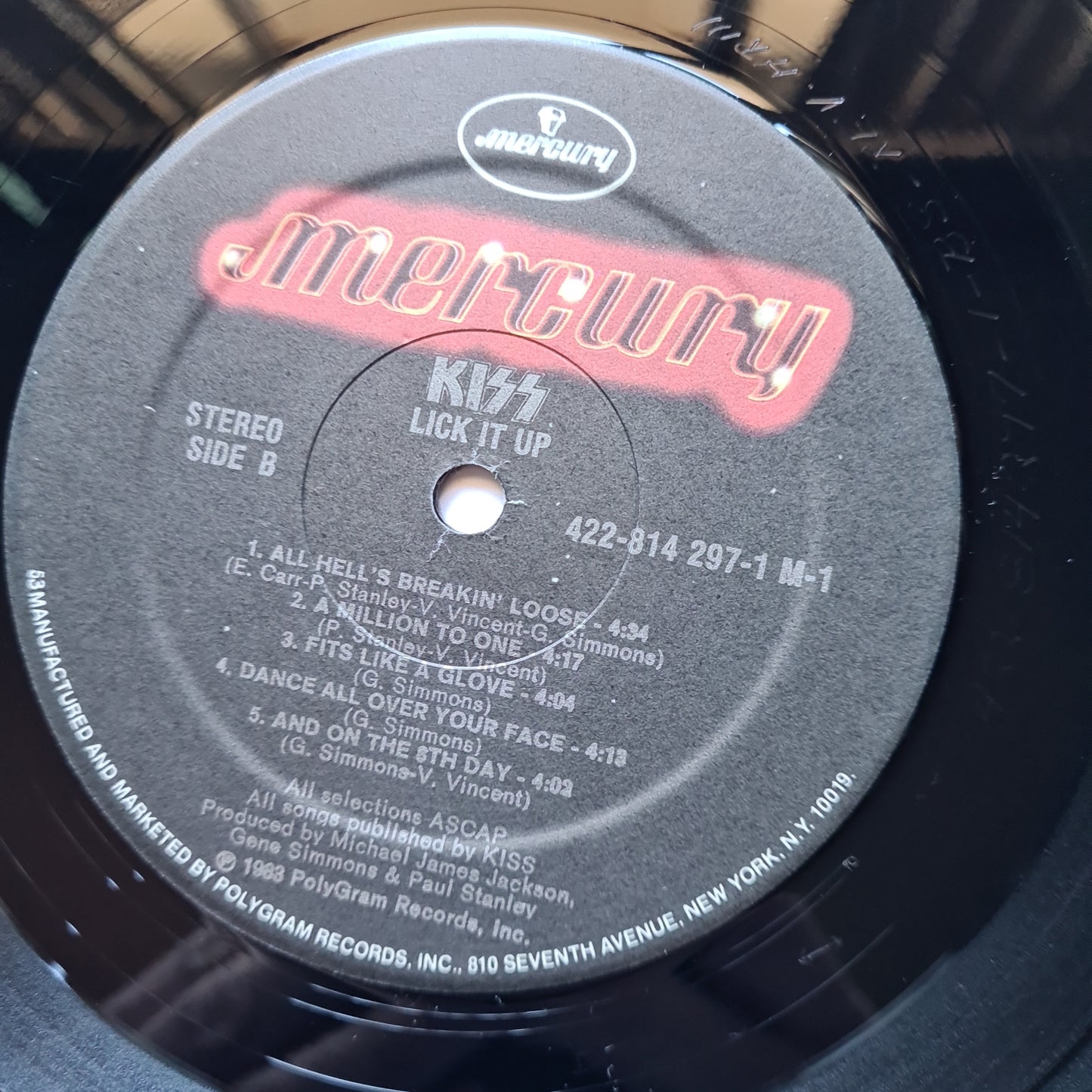 KISS – Lick It Up - 1983 USA pressing - Vinyl Record LP