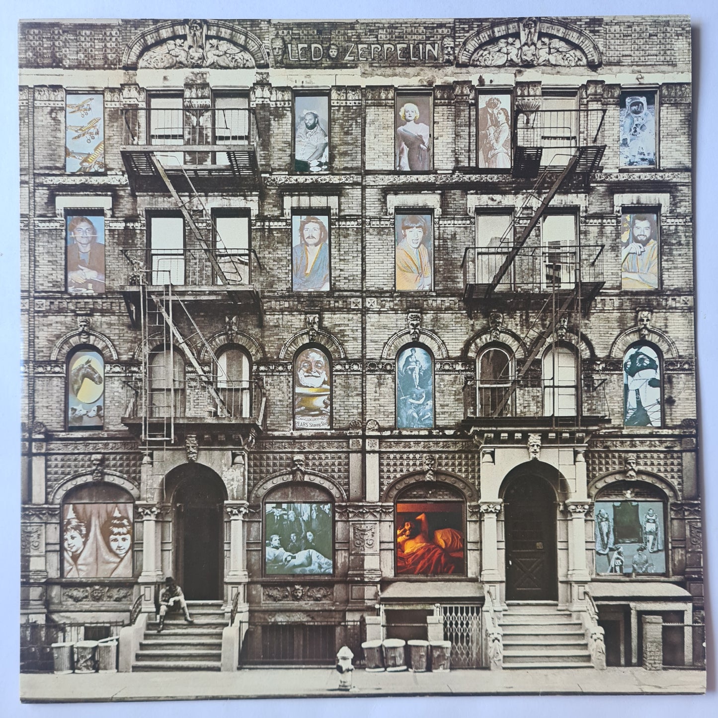 Led Zeppelin – Physical Graffiti - 1975 (Die Cut Cover) - Vinyl Record 2LP
