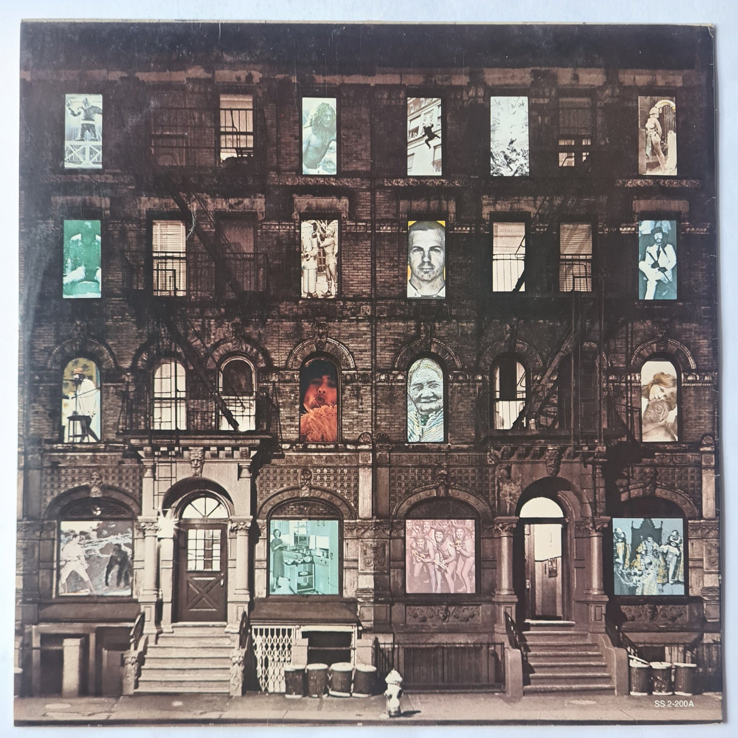 Led Zeppelin – Physical Graffiti - 1975 (Die Cut Cover) - Vinyl Record 2LP