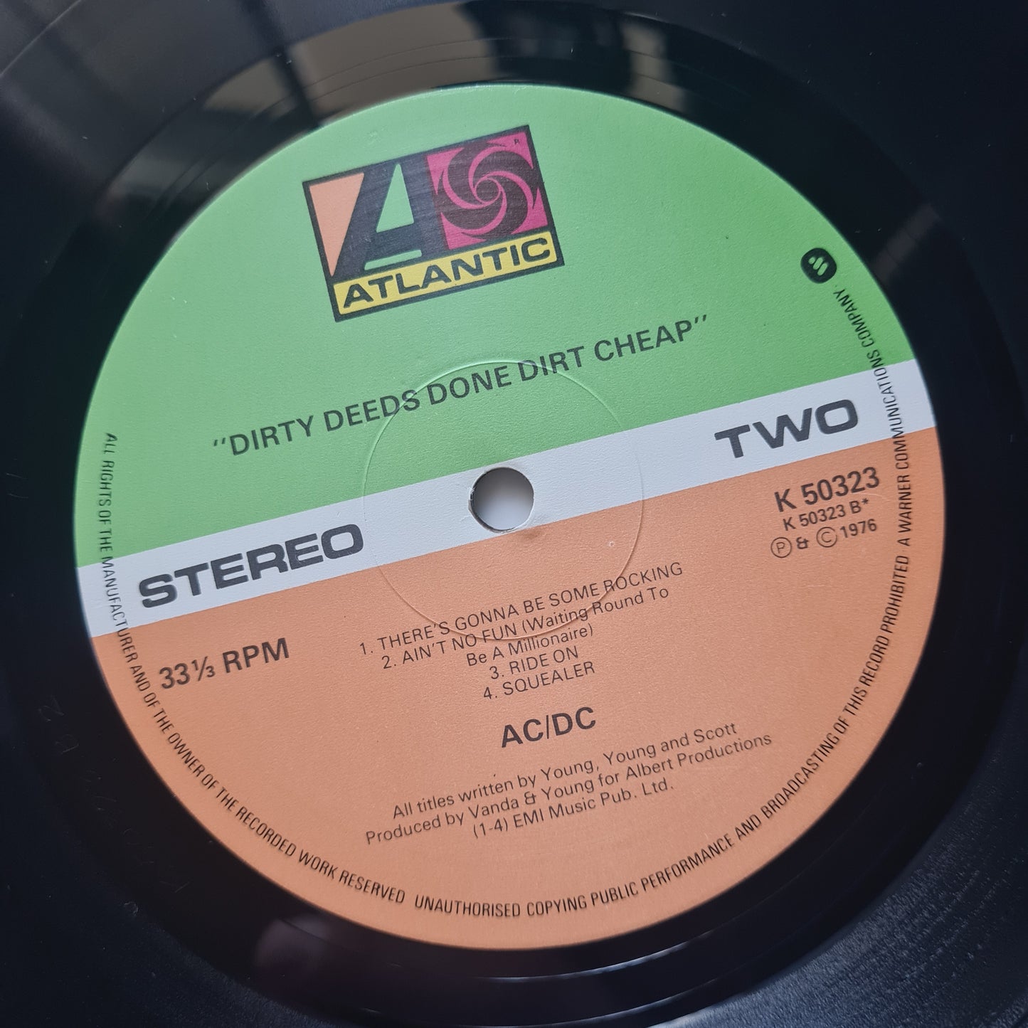 AC/DC – Dirty Deeds Done Dirt Cheap - 1976 (1976 UK Pressing) - Vinyl Record LP (near mint)