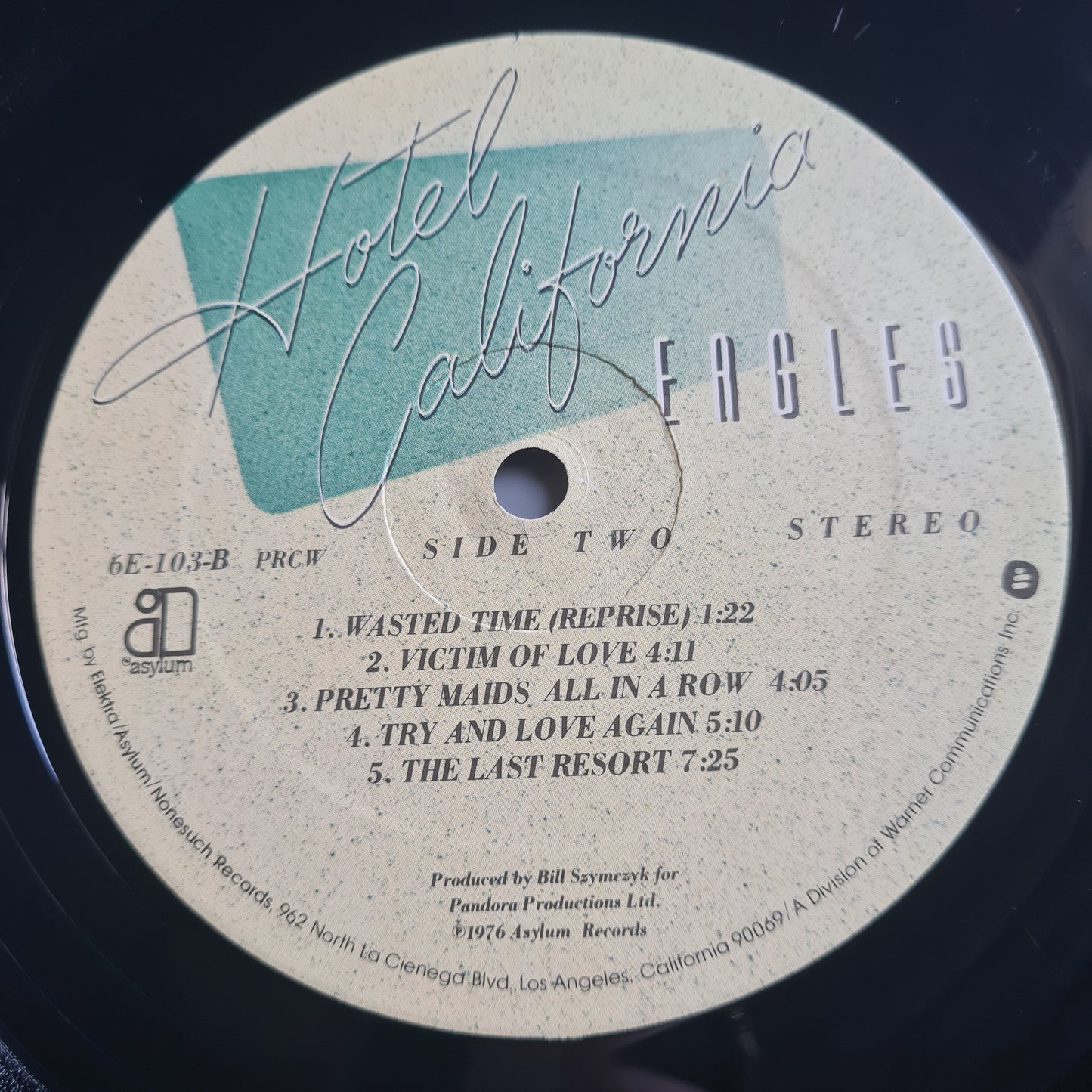 The Eagles – Hotel California - 1976 (Australian Pressing) - with poster) - Vinyl Record LP