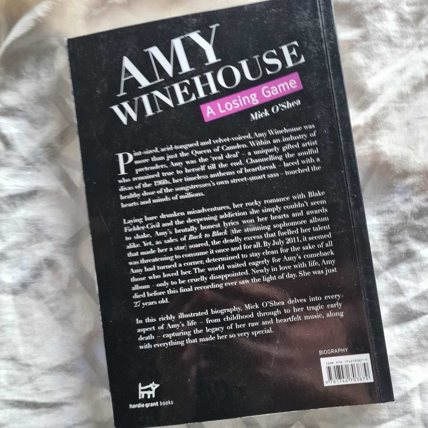 Amy Winehouse - A Losing Game - Paperback Book
