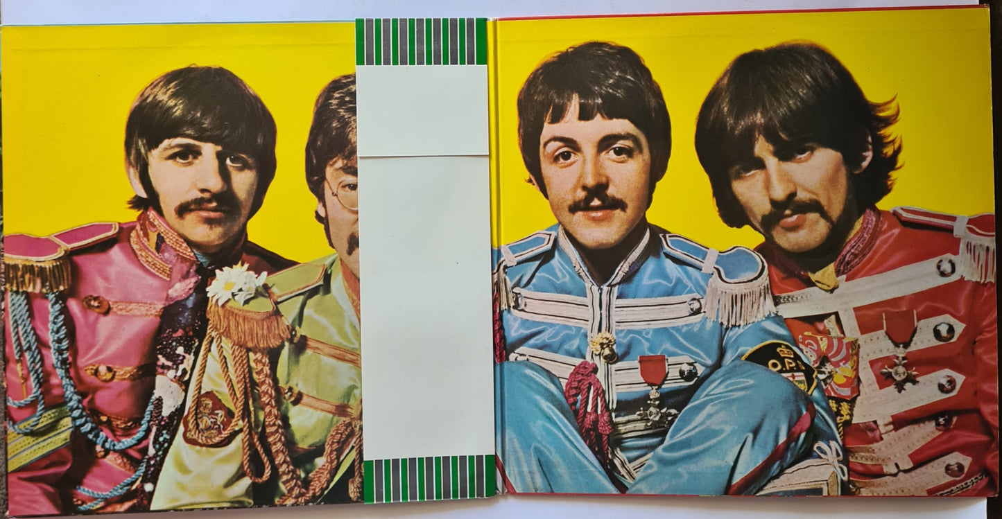 The Beatles – Sgt Peppers Lonely Hearts Club Band - 1967 (1974 Japanese Pressing) (Gatefold) - Vinyl Record LP
