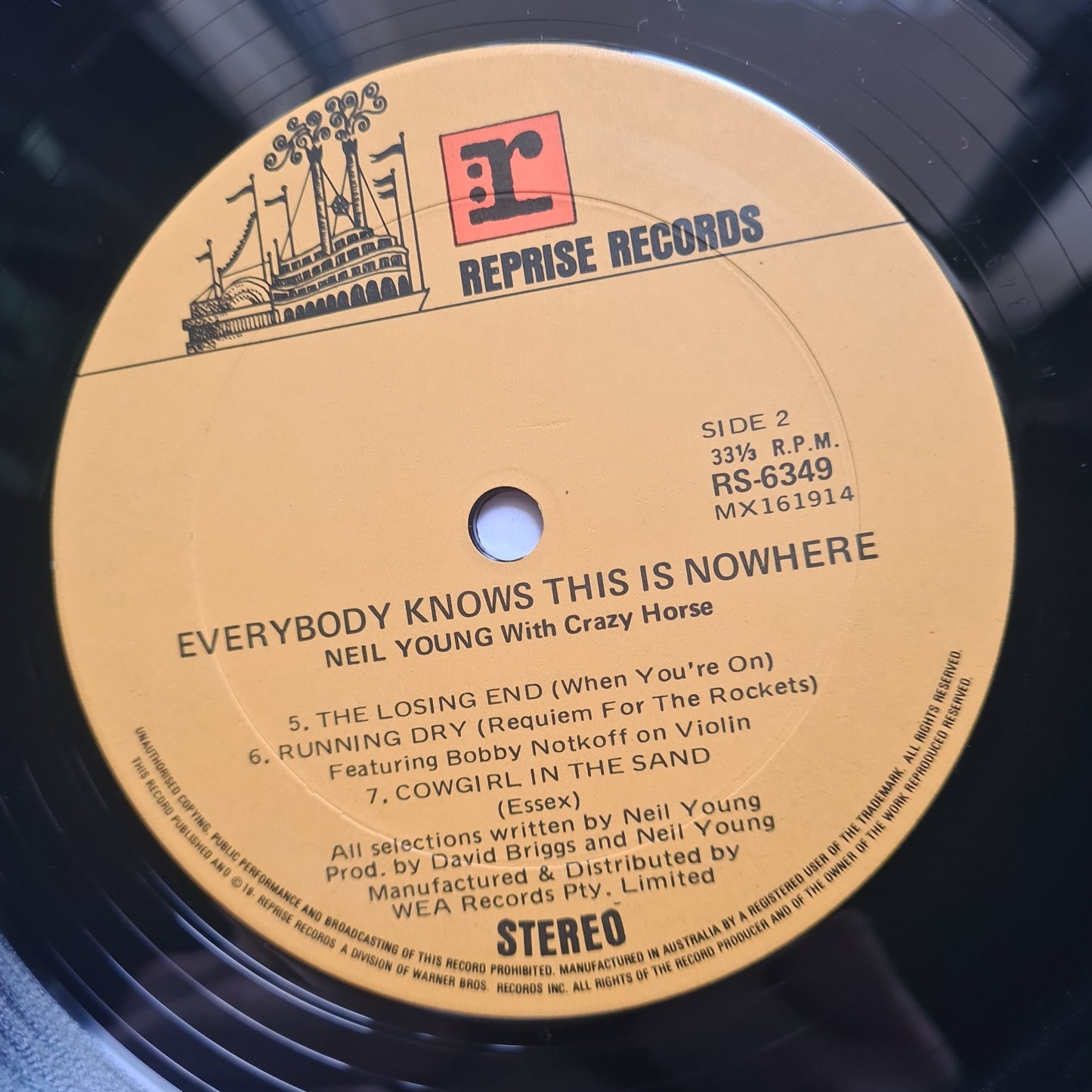 Neil Young & Crazy Horse – Everybody Knows This Is Nowhere - 1970 - Vinyl Record (Near Mint)