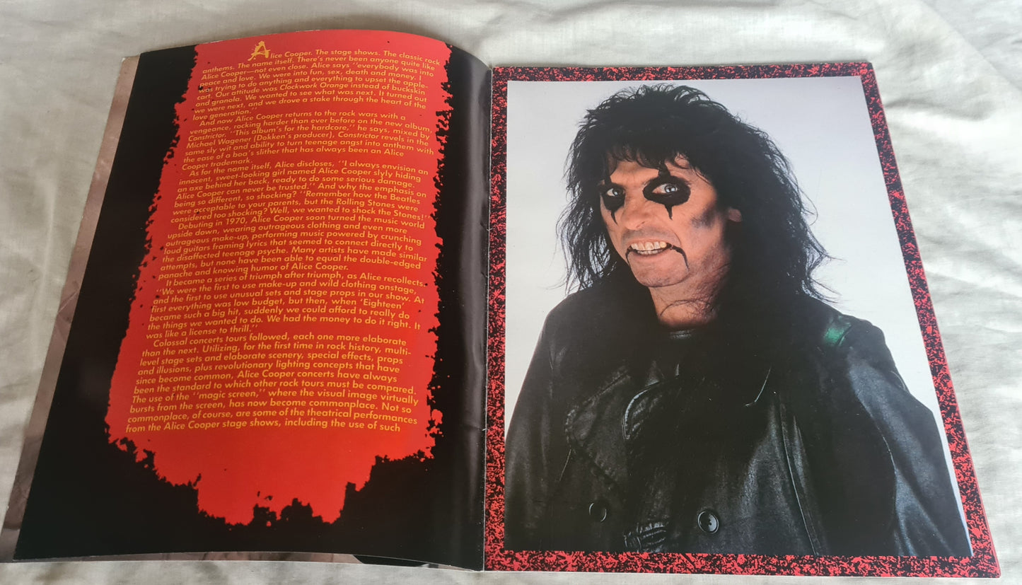 ALICE COOPER- 1986 THE NIGHTMARE RETURNS TOUR- TOUR BOOK- PROGRAM