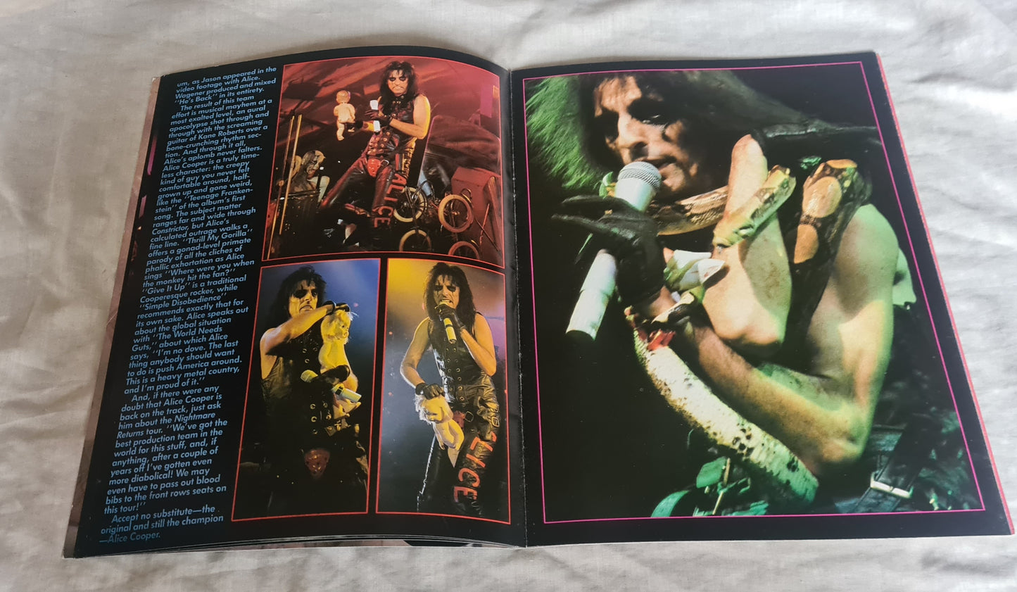 ALICE COOPER- 1986 THE NIGHTMARE RETURNS TOUR- TOUR BOOK- PROGRAM
