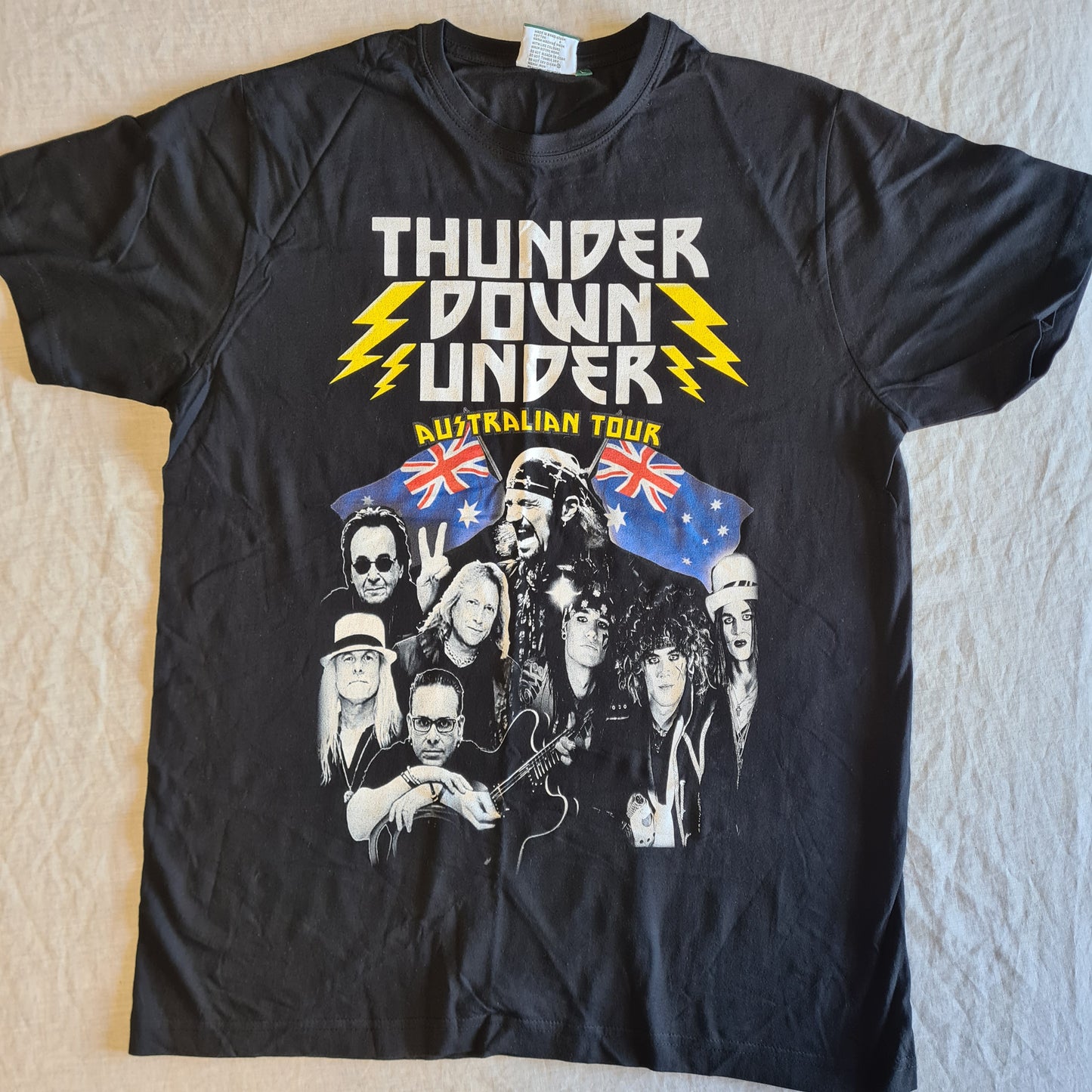 KISS Konvention: Thunder Down Under - Australia 2017: Bruce Kulick, Sisters Doll, etc | Size Large T-Shirt
