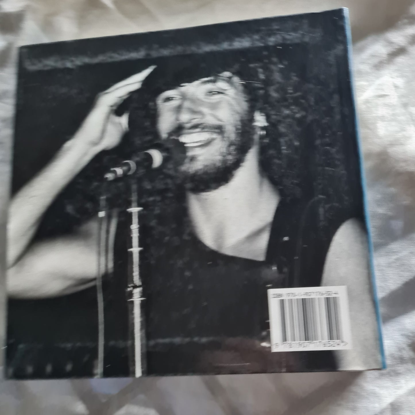 Bruce Springsteen- The Illustrated Biography - Paperback Book