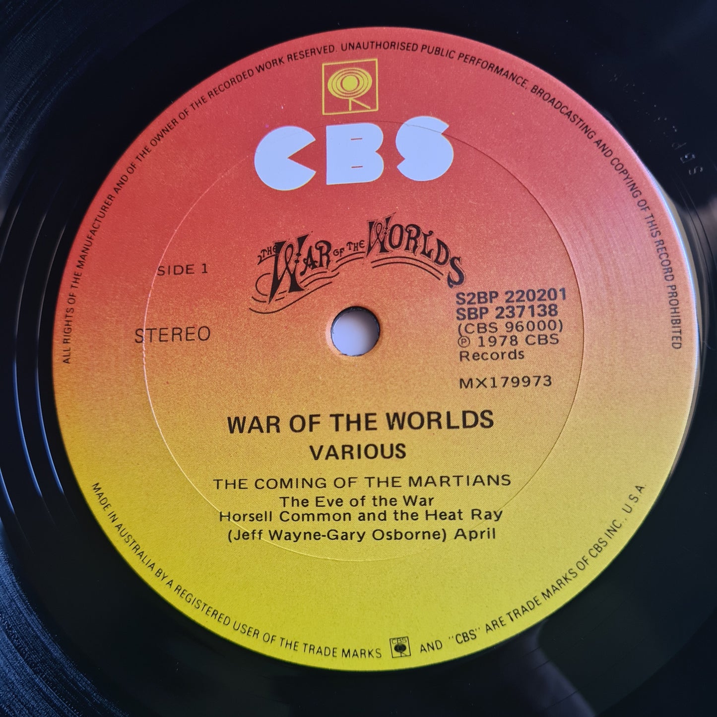 War Of The Worlds – Jeff Wayne's Musical Version Of The War Of The Worlds - 1978 (Gatefold 2LP) - Vinyl Record (near mint)