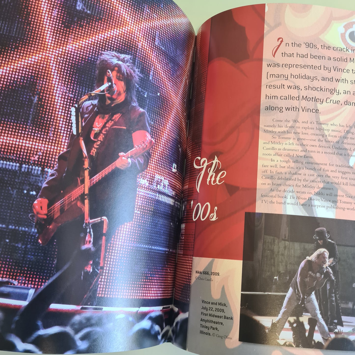 KICKSTART MY HEART - A MOTLEY CRUE DAY BY DAY - HARDCOVER BOOK - GLAM ROCK